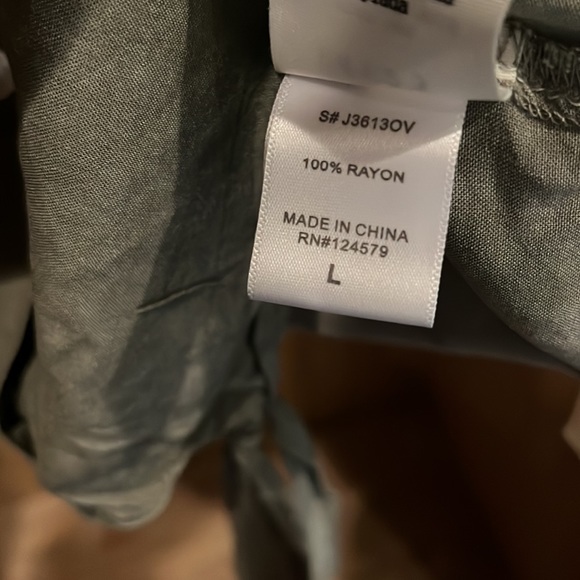 NWT Large olive crop top - Picture 5 of 8